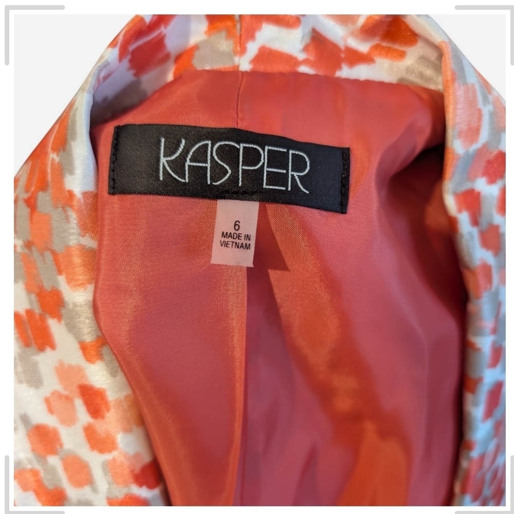 Kasper Coral & White Textured Open-Front Cropped Blazer - Picture 5 of 5